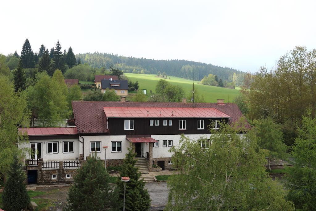 Hotel Rohanov Lhota nad Rohanovem Exterior foto